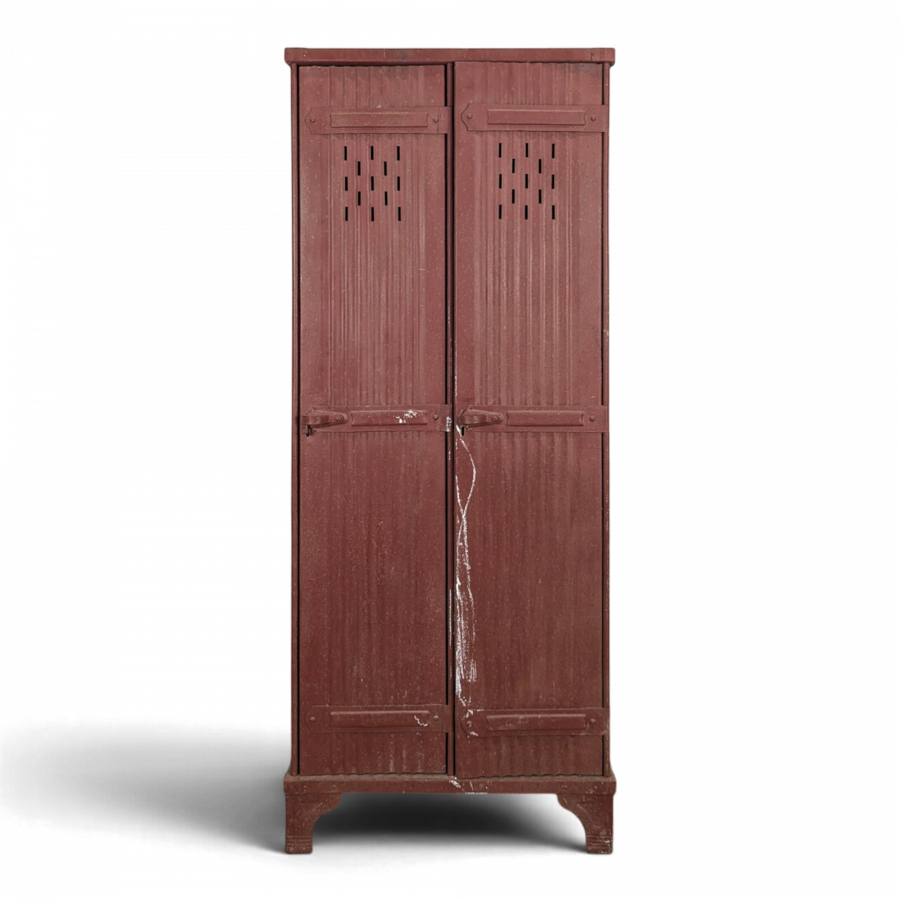 Vestiaire d'atelier en métal peint rouge à deux portes
