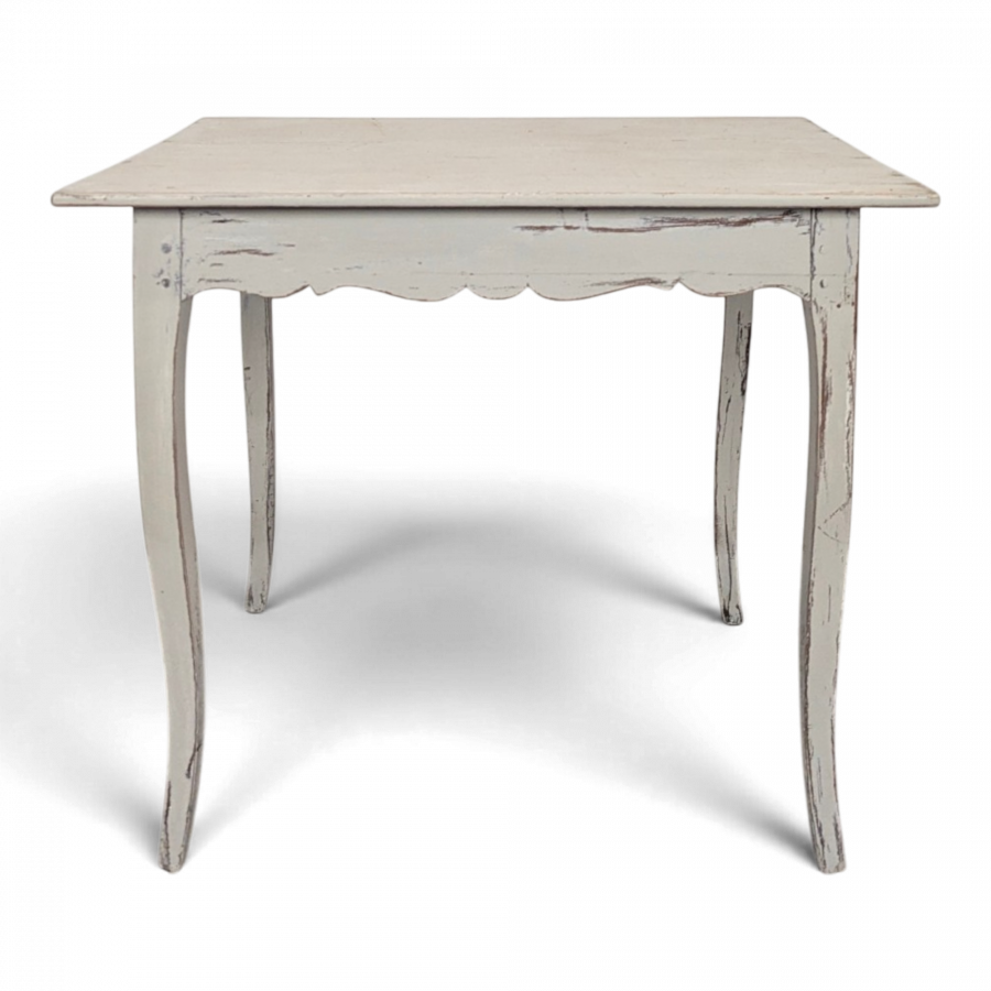 Petite table Louis XV en bois laqué gris