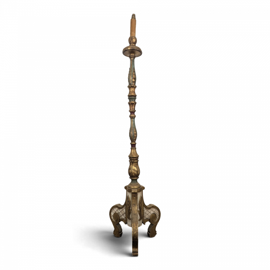 Lampadaire torchère en bois sculpté et doré