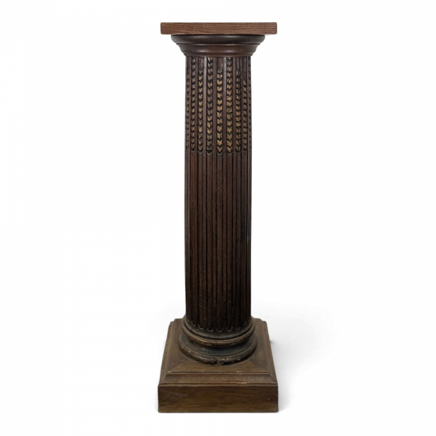 Colonne cannelée en chêne sculpté à plateau carré