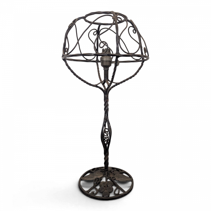Lampe de table en fer forgé à abat-jour sphérique