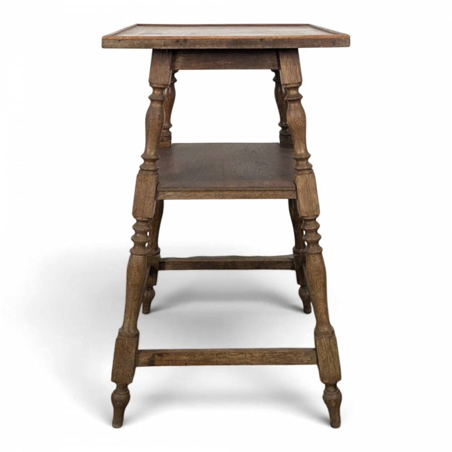 Table haute rustique en chêne à pieds tournés