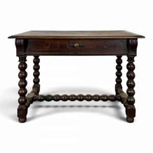 Bureau table Louis XIII en noyer à pieds tournés en chapelet
