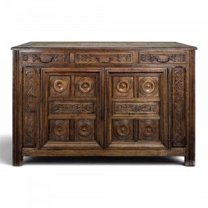 Buffet de style Renaissance en chêne sculpté dans le goût de Dudouyt