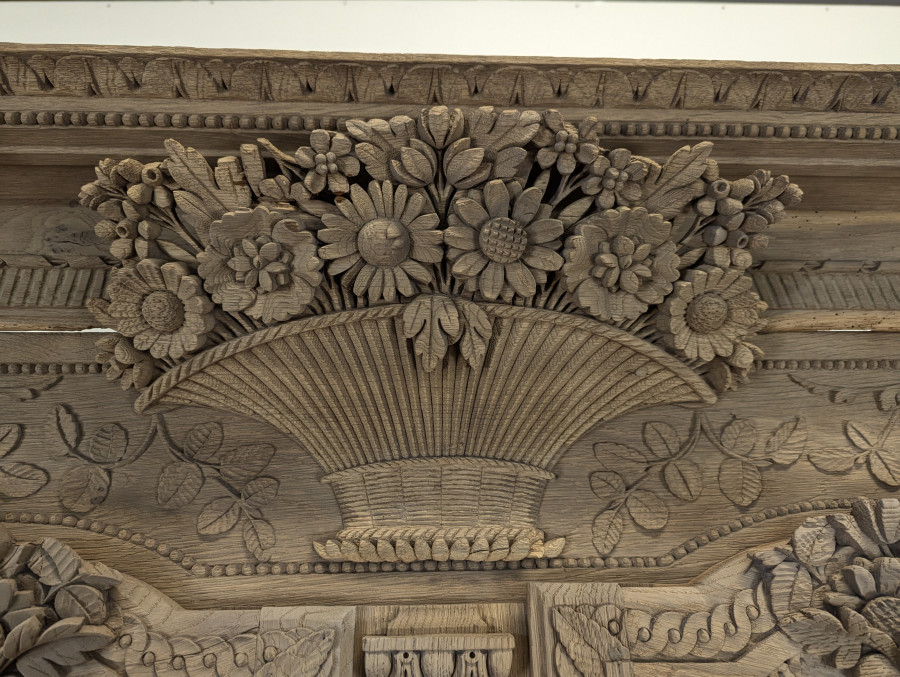 Armoire normande à bouquet en chêne massif