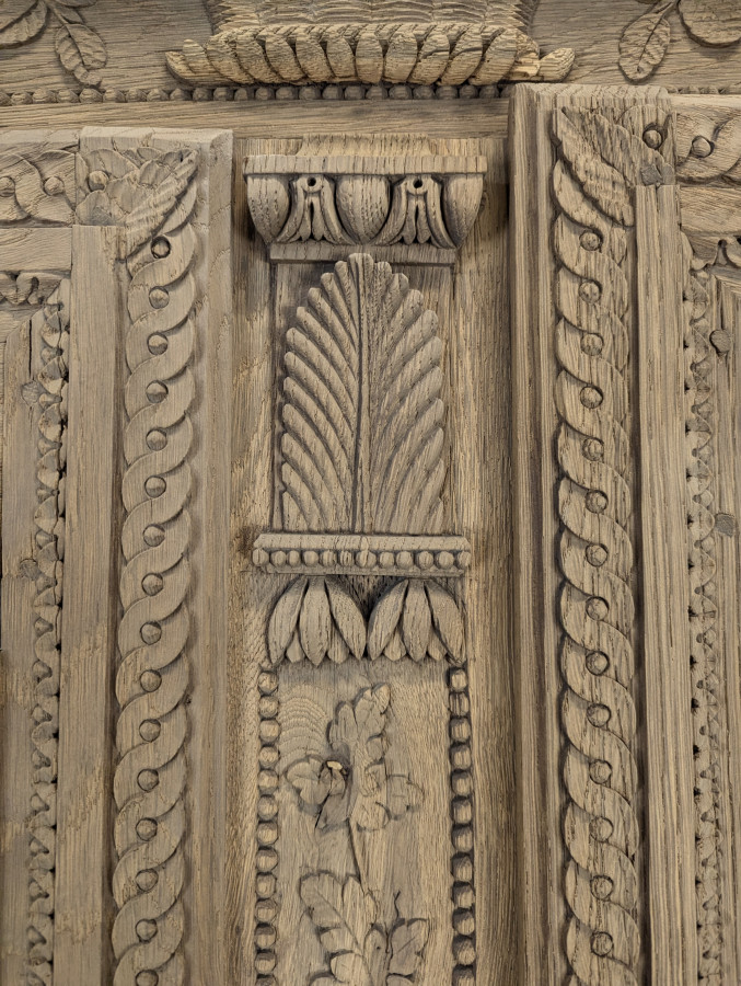 Armoire normande à bouquet en chêne massif