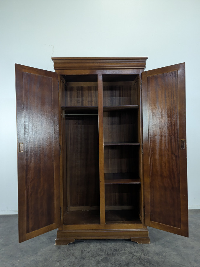 Armoire de style Louis Philippe en merisier