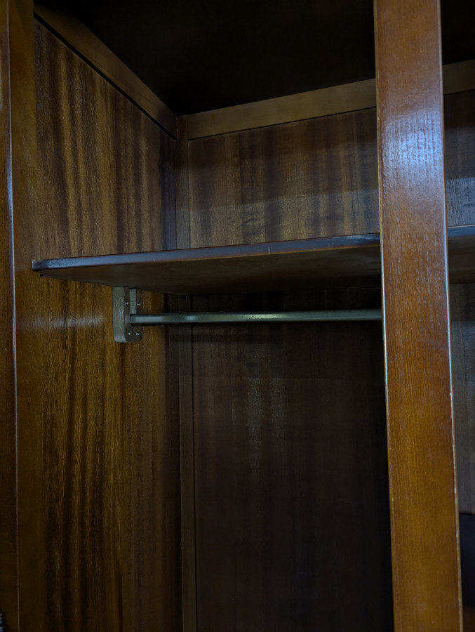 Armoire de style Louis Philippe en merisier