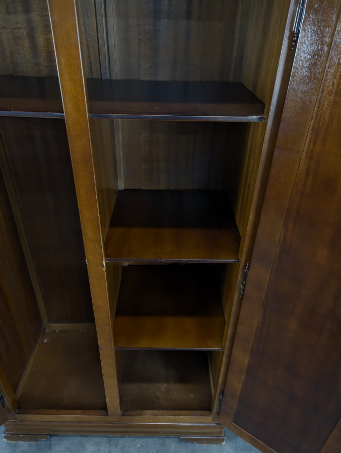 Armoire de style Louis Philippe en merisier