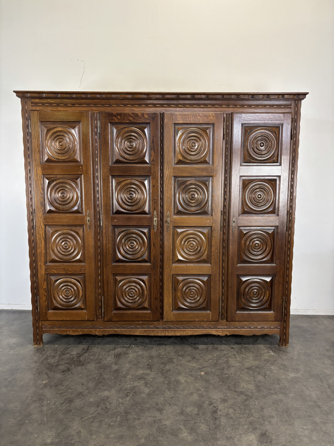 Grande armoire style Charles Dudouyt en chêne