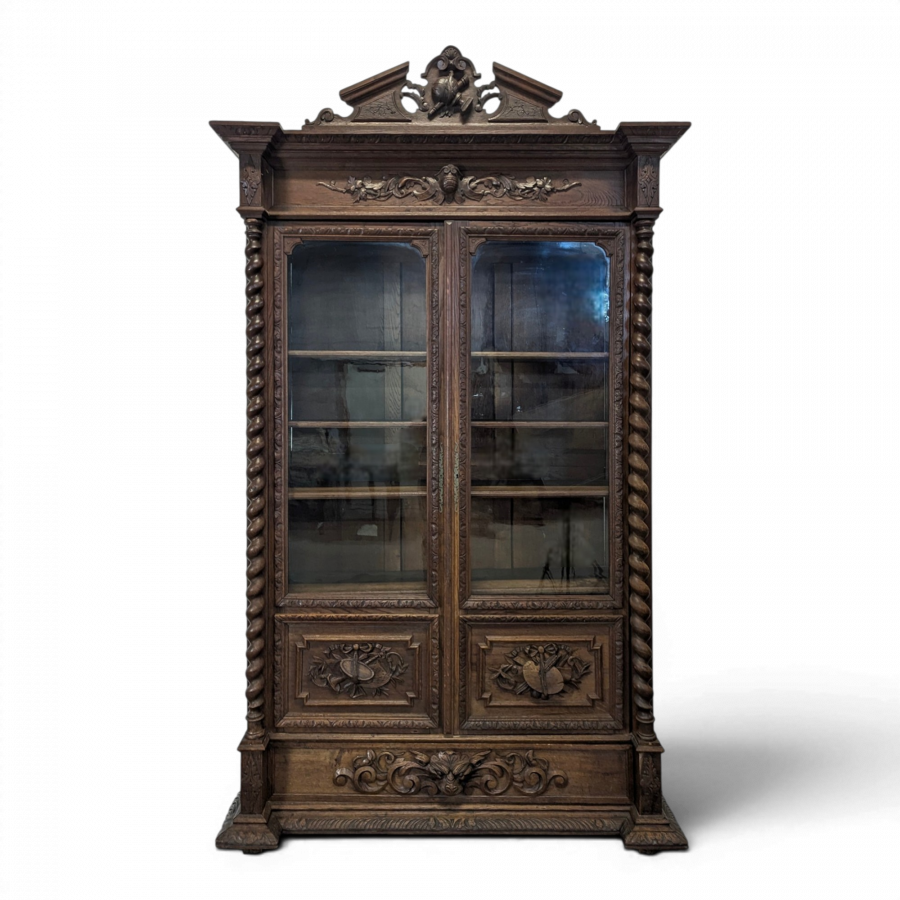 Bibliothèque vitrée de style Louis XIII en chêne