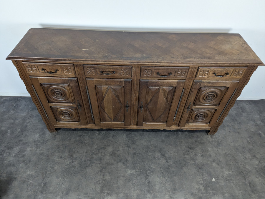 Buffet brutaliste en chêne dans l'esprit de Dudouyt
