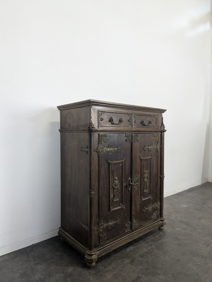 Meuble à hauteur d'appui attribué à M. Ringell