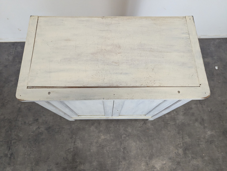 Petit buffet patiné des années 40