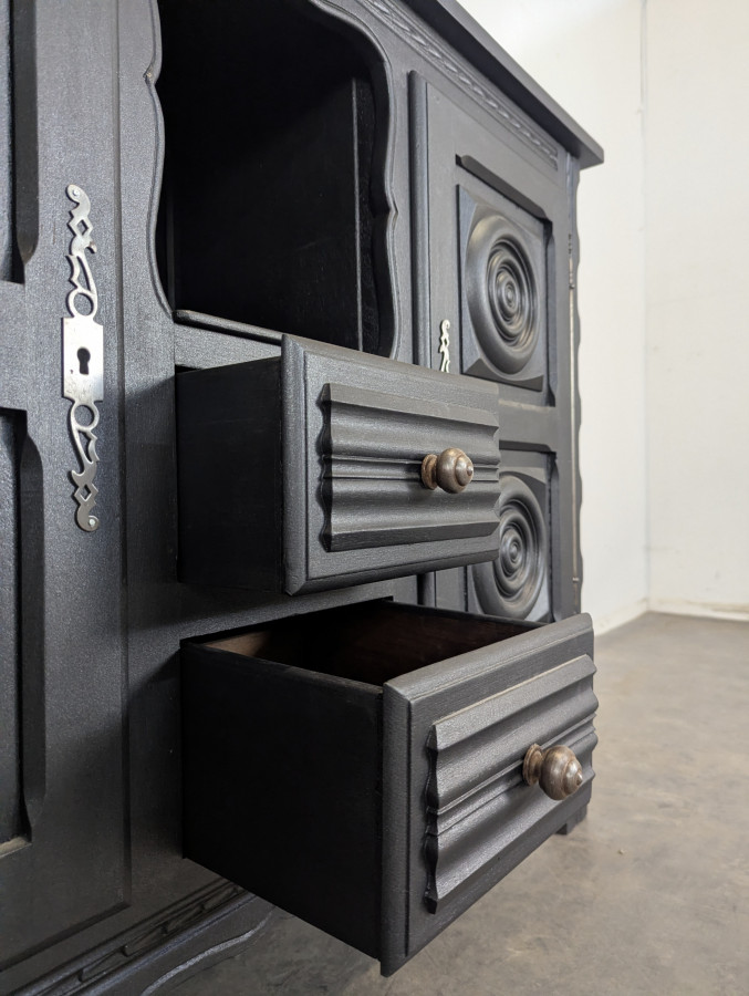 Buffet dans le style de Dudouyt peint en noir