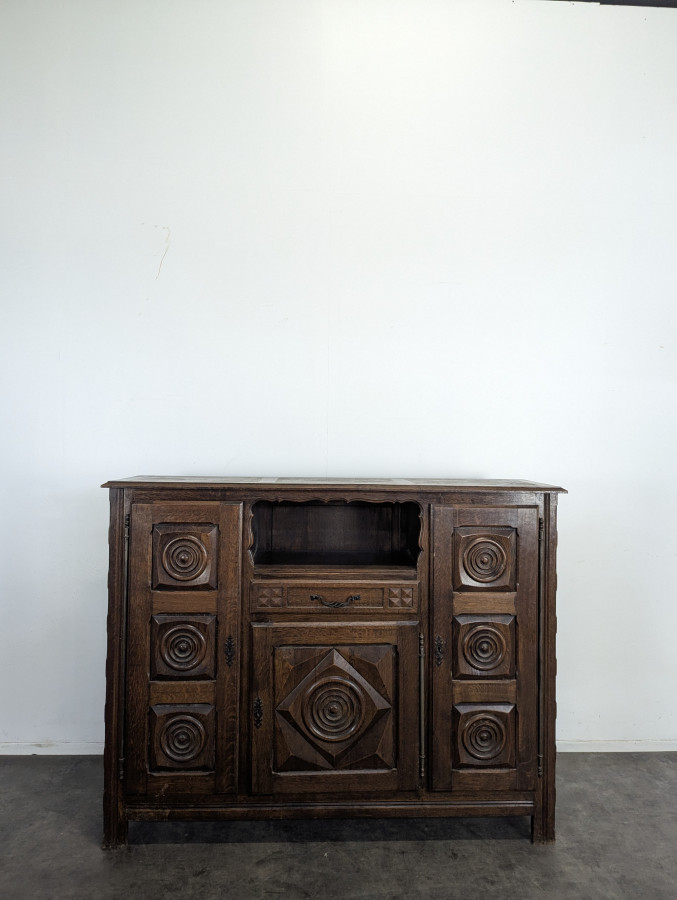 Buffet haut dans le goût de Dudouyt