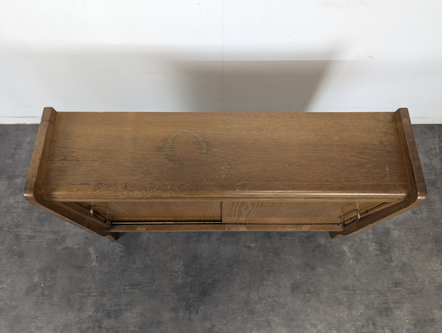 Buffet moderniste en chêne à porte coulissante