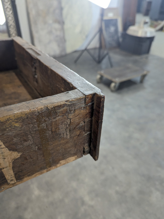 Buffet du XVIIIeme siecle en bois fruitier