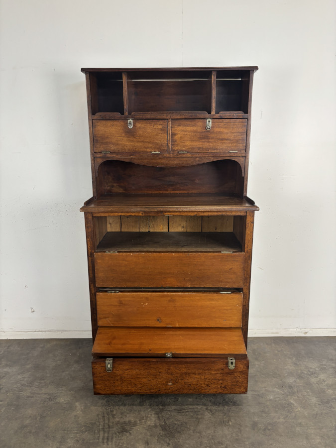 Meuble de marine à gradin et abattants en acajou