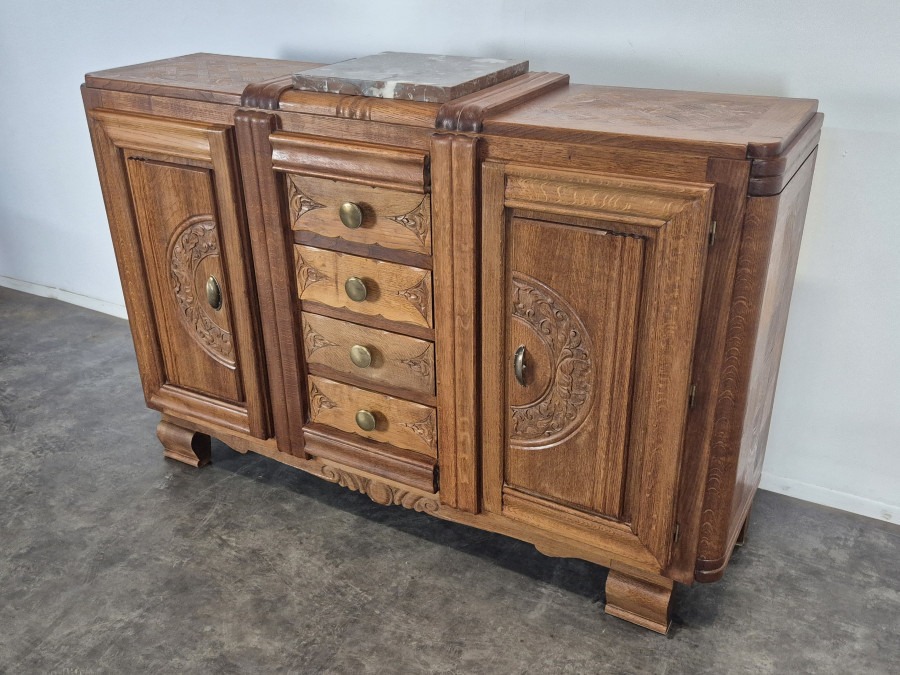 Buffet art déco en chêne sculpté dessus de marbre