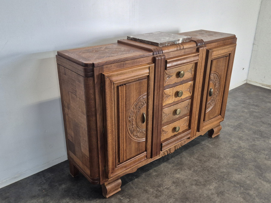 Buffet art déco en chêne sculpté dessus de marbre