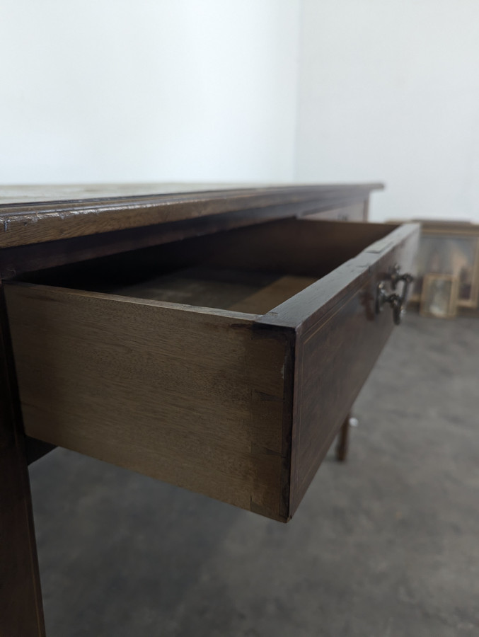 Bureau de stylle Louis XVI en acajou XIXème