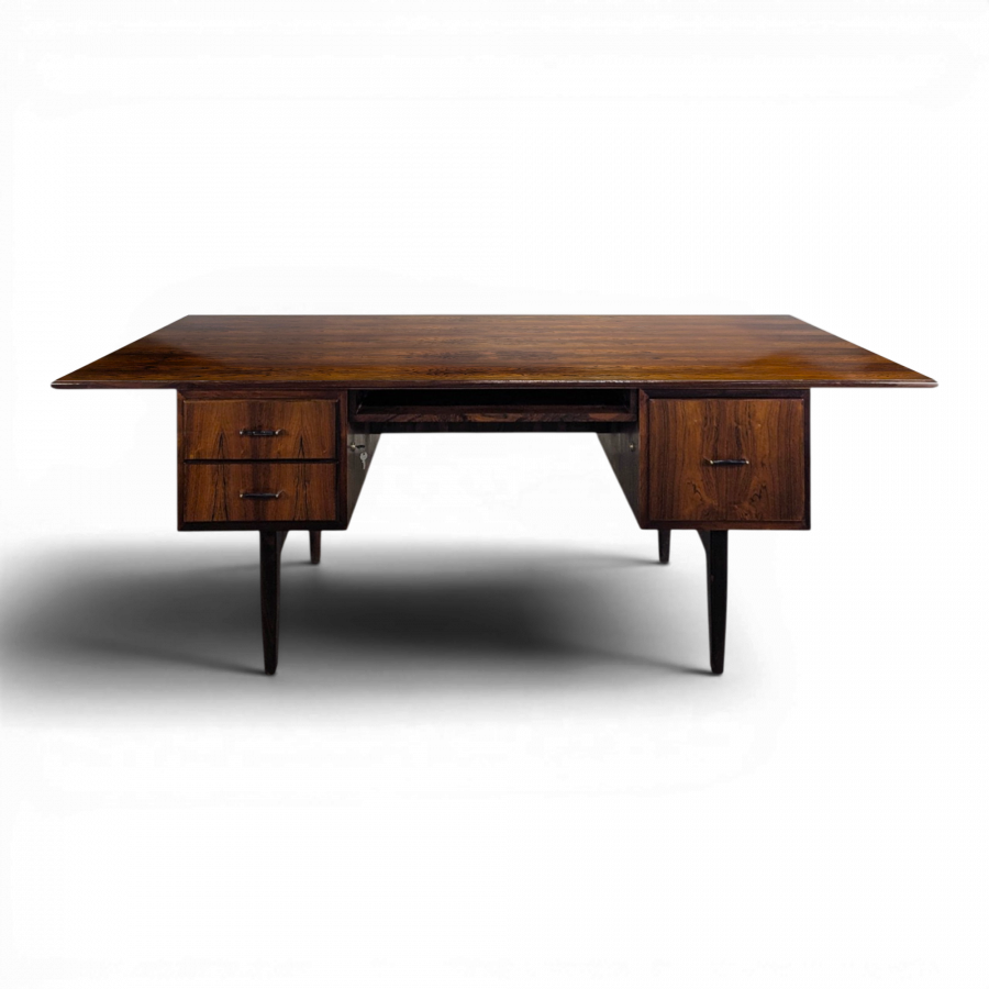 Bureau moderniste en bois exotique