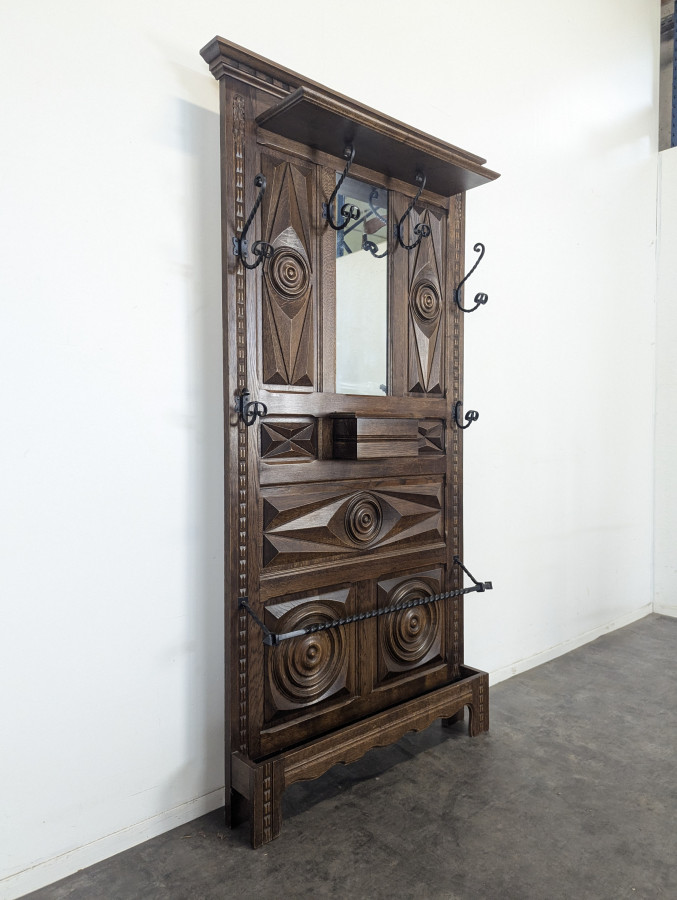 Porte manteau en chêne dans l'esprit de Dudouyt
