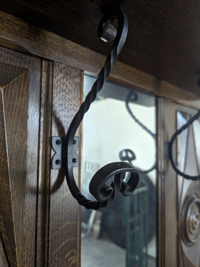 Porte manteau en chêne dans l'esprit de Dudouyt
