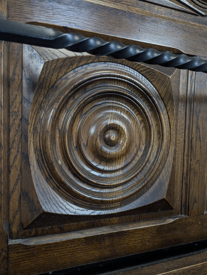 Porte manteau en chêne dans l'esprit de Dudouyt