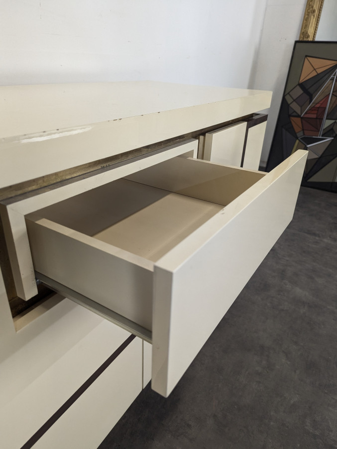 Enfilade laquée blanche Jean Claude Mahey édité par Rochebobois