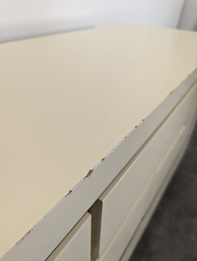 Enfilade laquée blanche Jean Claude Mahey édité par Rochebobois