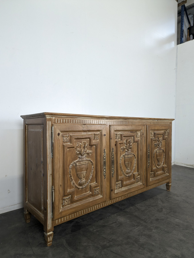 Enfilade de style Directoire en pin césuré