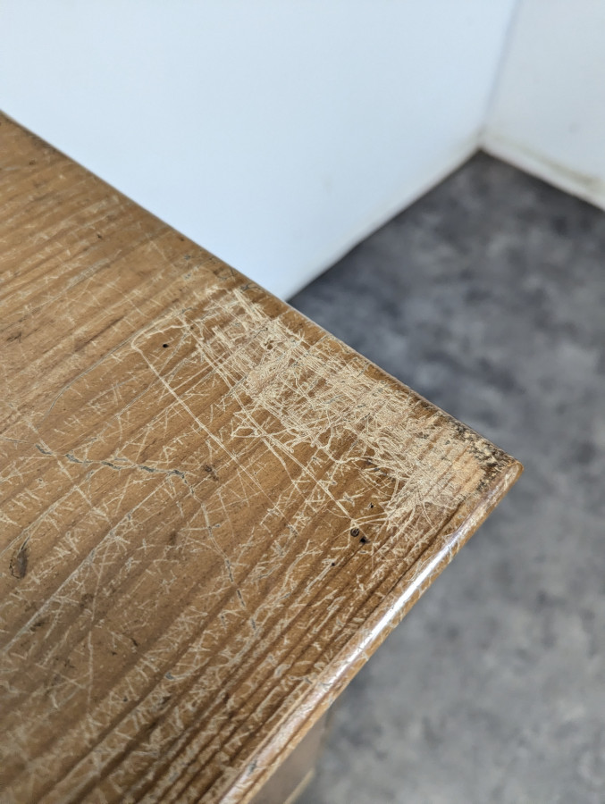 Enfilade de style Directoire en pin césuré