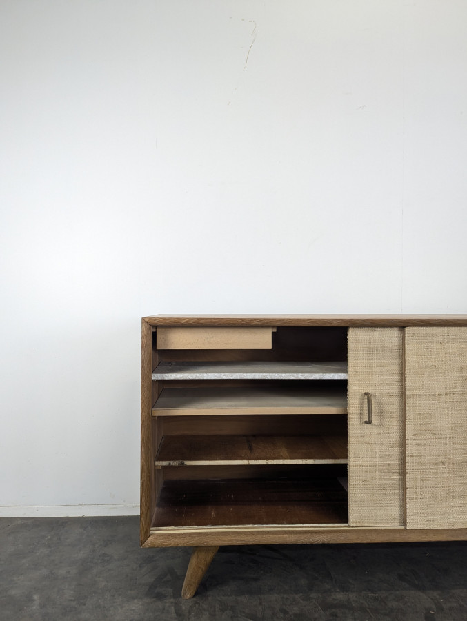 Enfilade moderniste en chêne portes en raphia