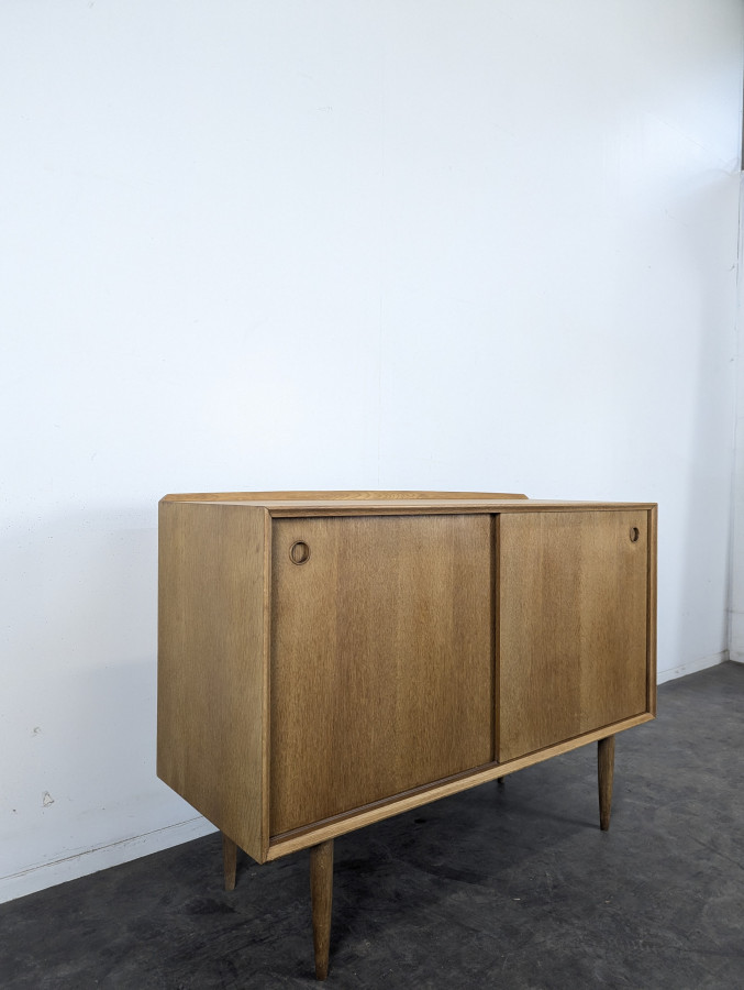 Enfilade à porte coulissante années 60 en chêne