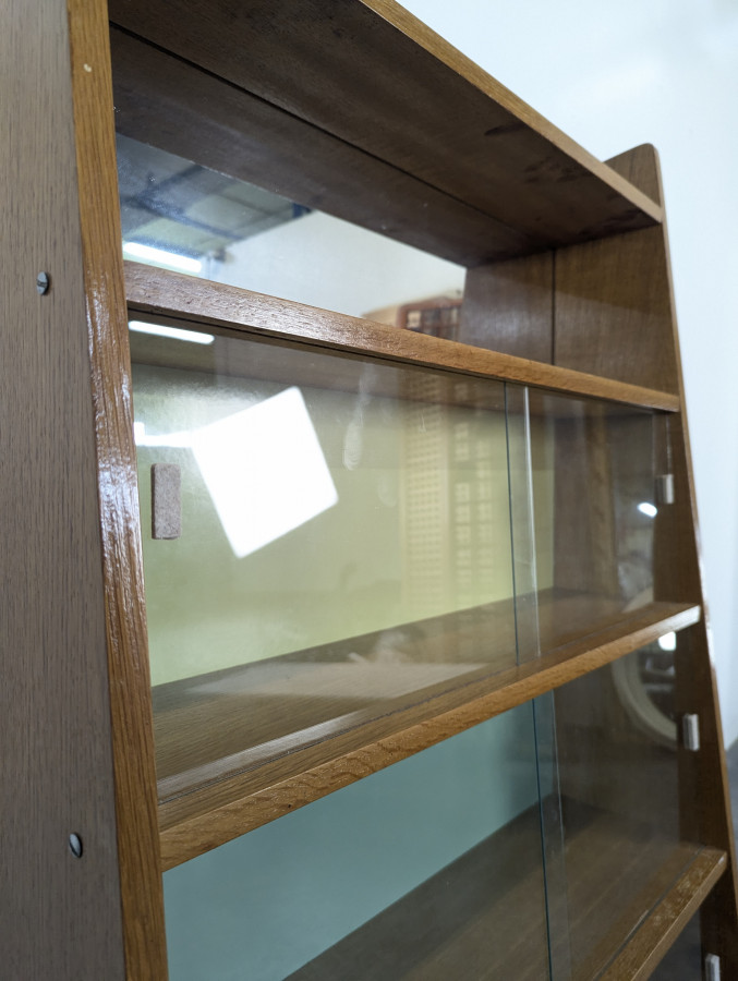 Etagere des années 50 dans le goût de Guariche