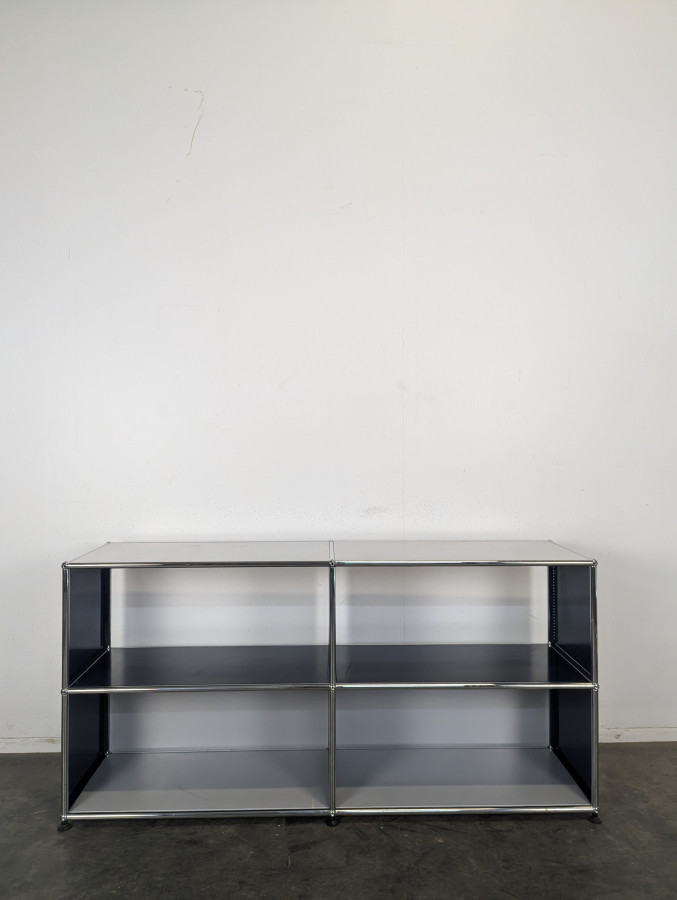 Meuble de rangement USM Haller bleu acier 4 cases ouvertes