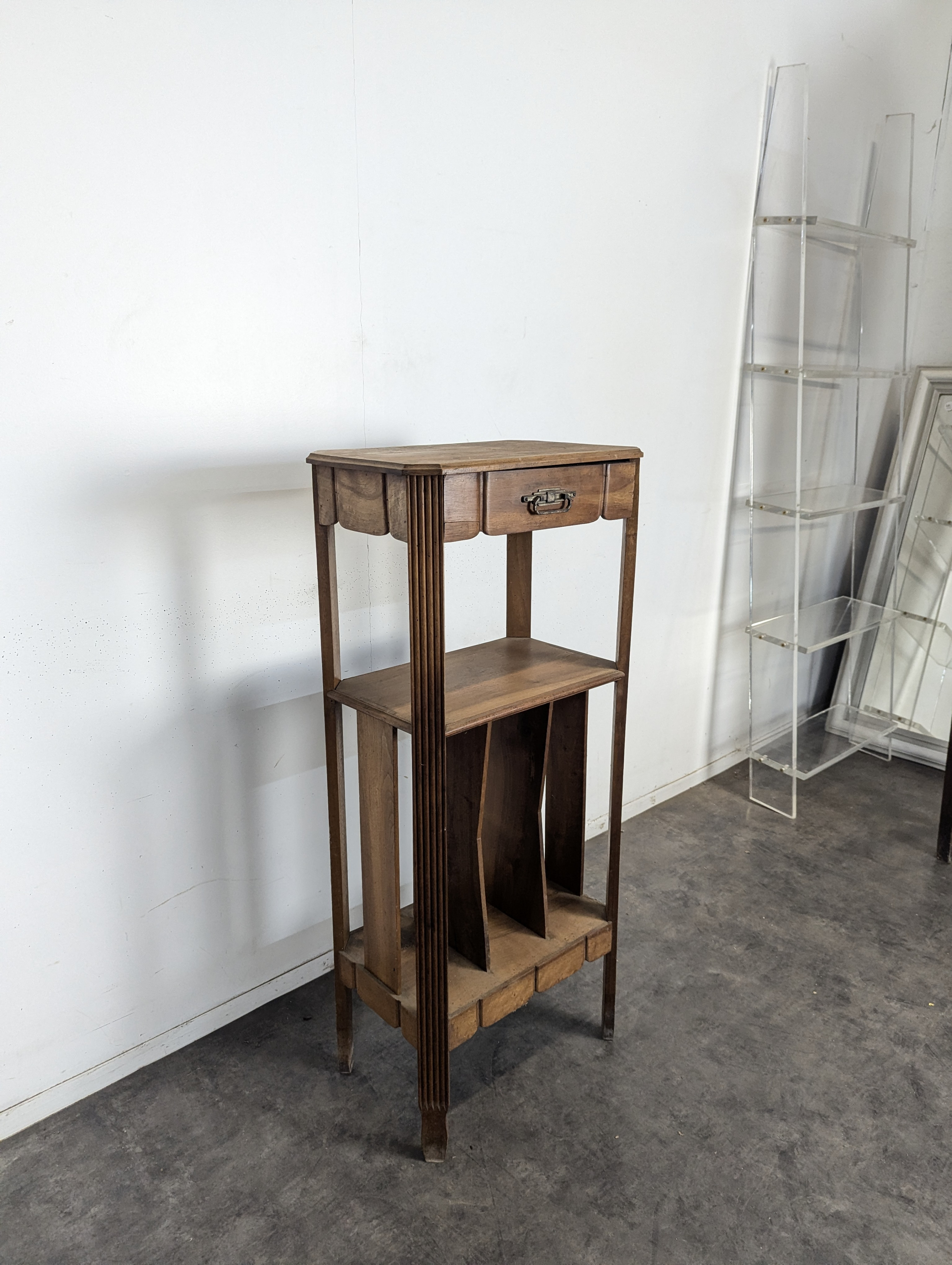 Meuble à partitions 1900 en noyer à casiers et un tiroir - La Brocante ...
