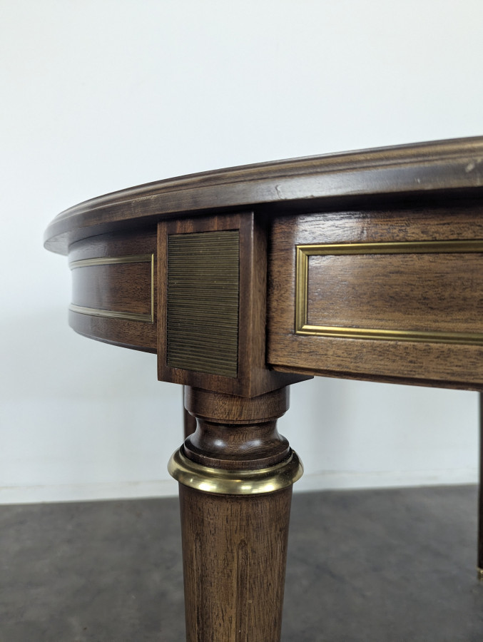Table de style Louis XVI en acjaou