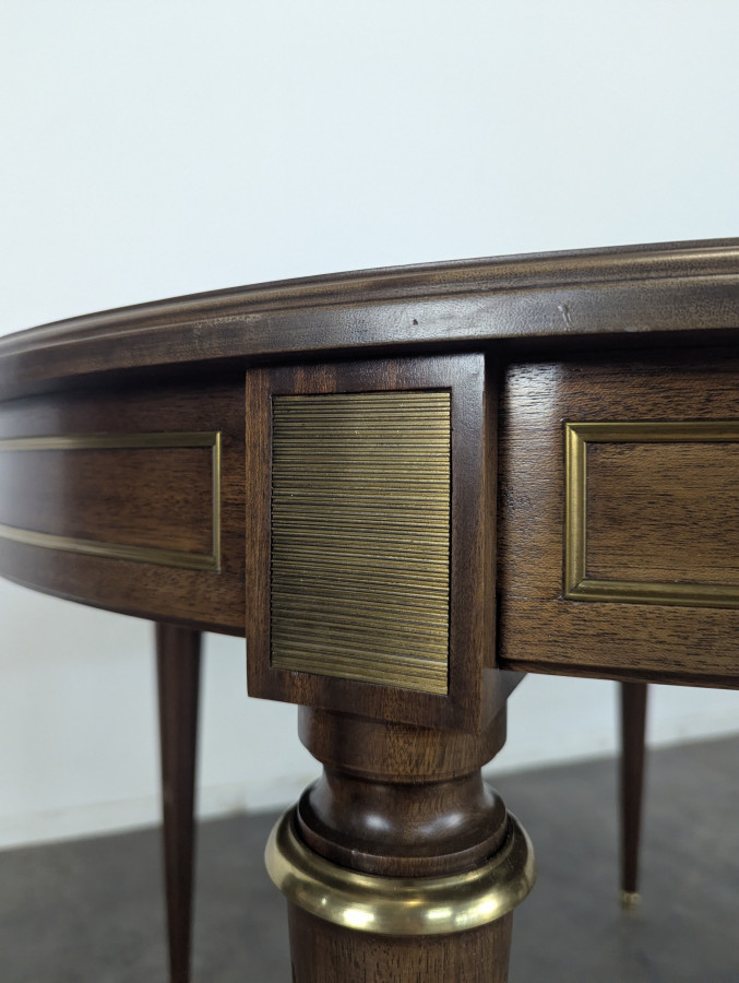 Table de style Louis XVI en acjaou