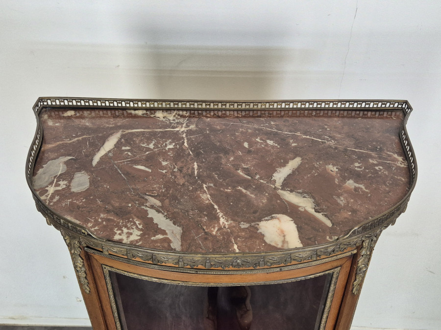 Vitrine Napoléon III à verre bombé