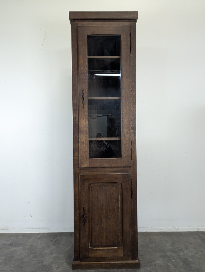 Colonne vitrine rustique en chêne massif