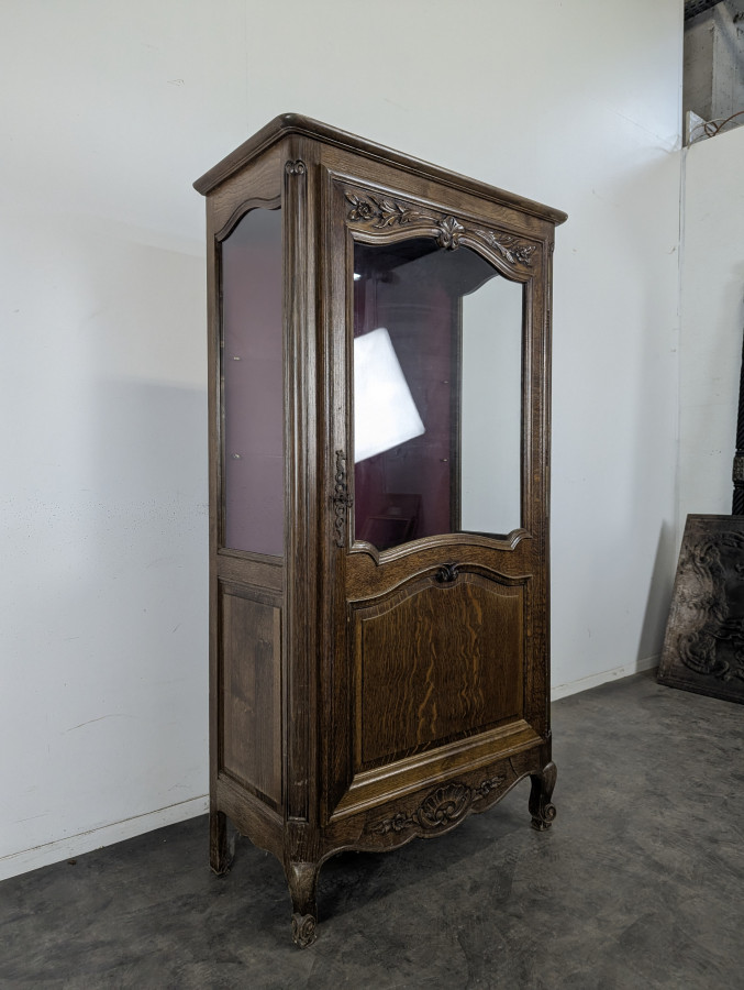 Petite vitrine Louis XV en chêne à une porte