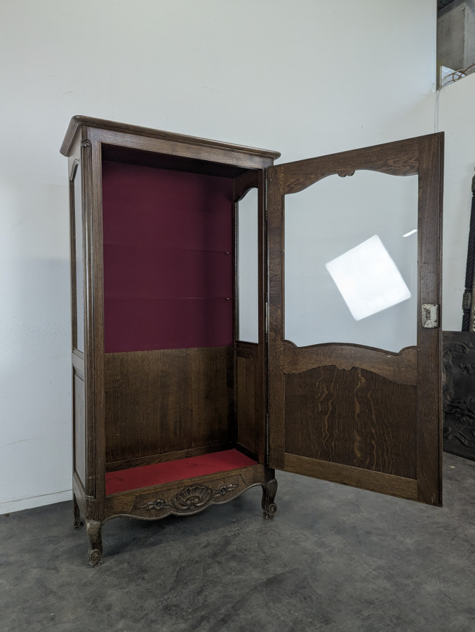 Petite vitrine Louis XV en chêne à une porte