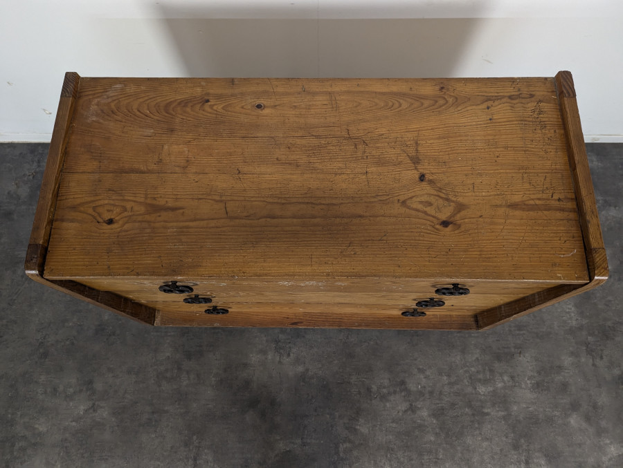 Commode des années 50 en pin piètement compas