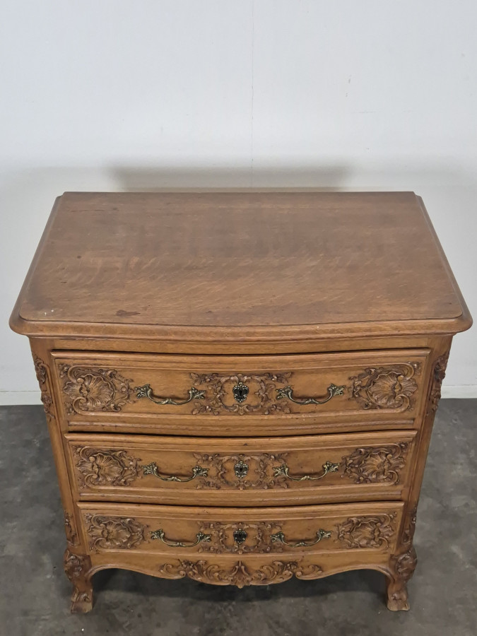 Commode Liegeoise en chêne de style Louis XIV