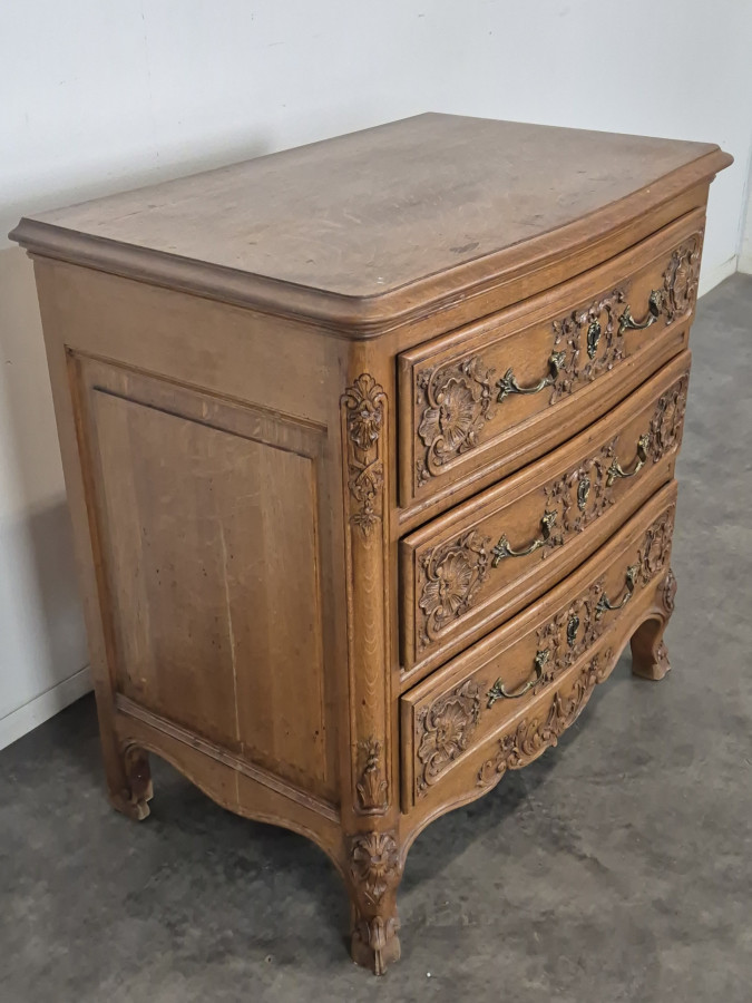 Commode Liegeoise en chêne de style Louis XIV