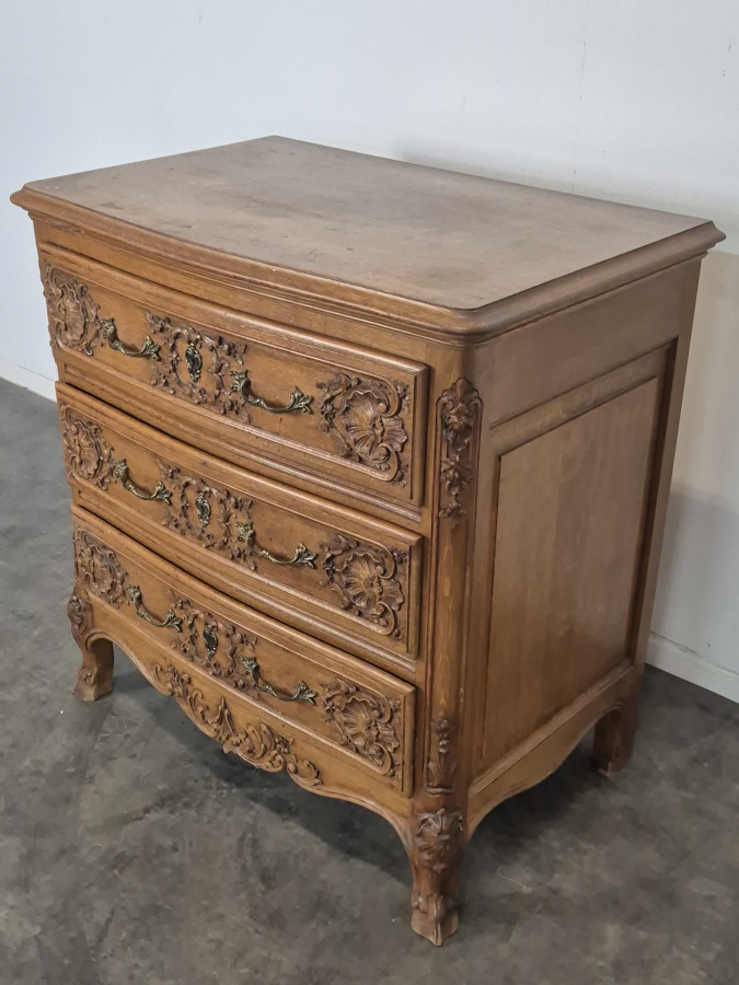Commode Liegeoise en chêne de style Louis XIV