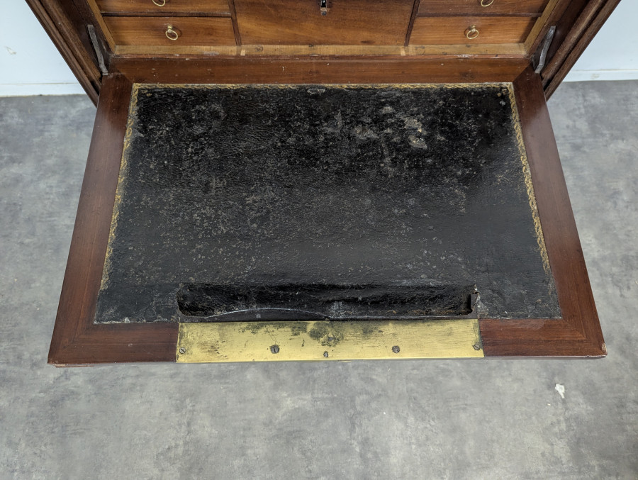Secretaire à guillotine estampillé F. Trapet début XIXème